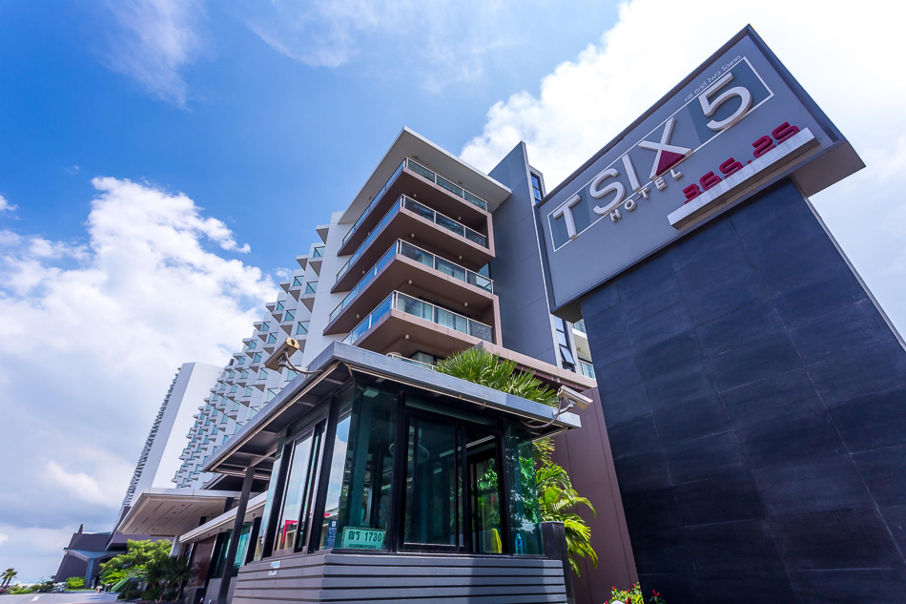 Tsix5 Hotel Pattaya Extérieur photo