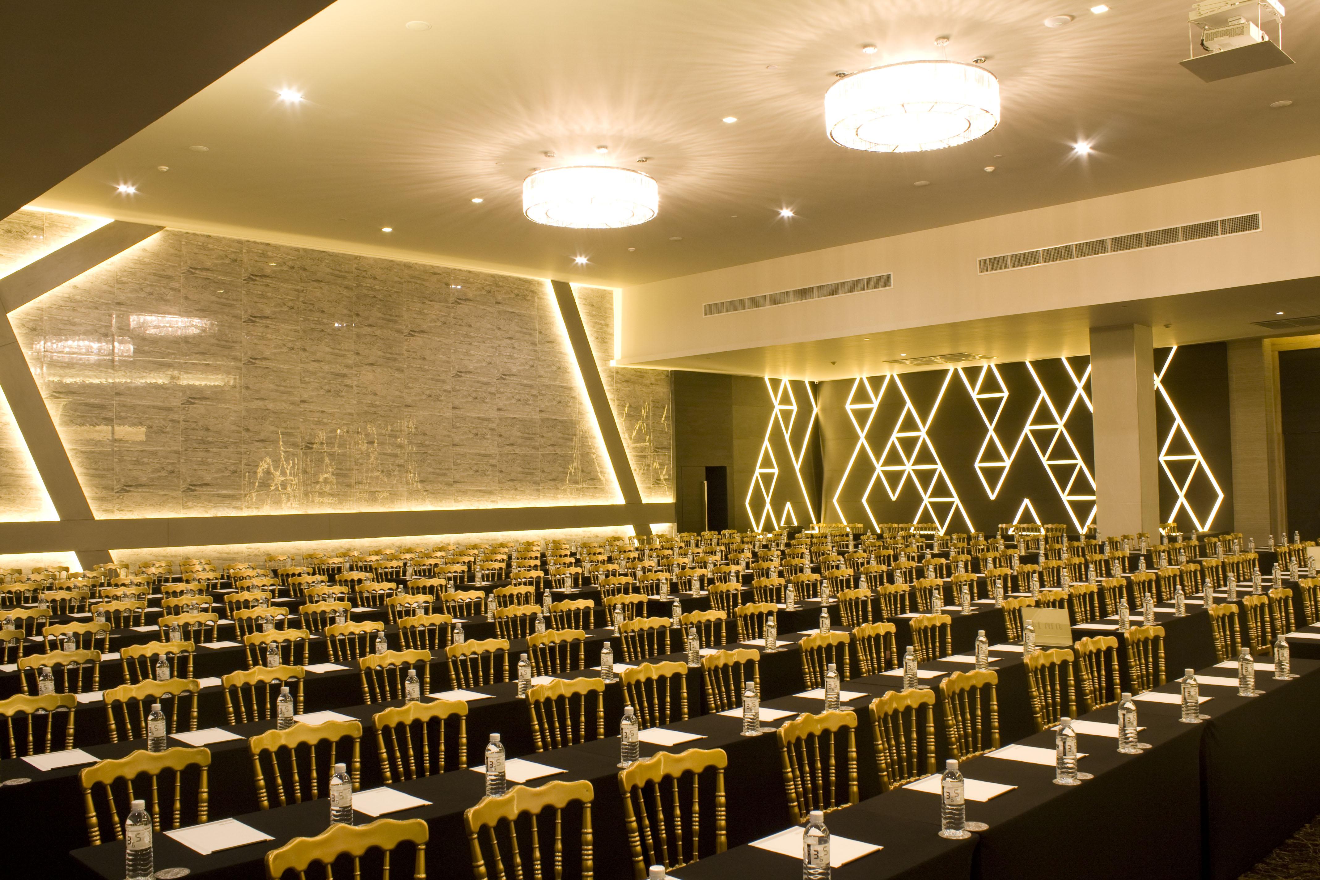 Tsix5 Hotel Pattaya Extérieur photo