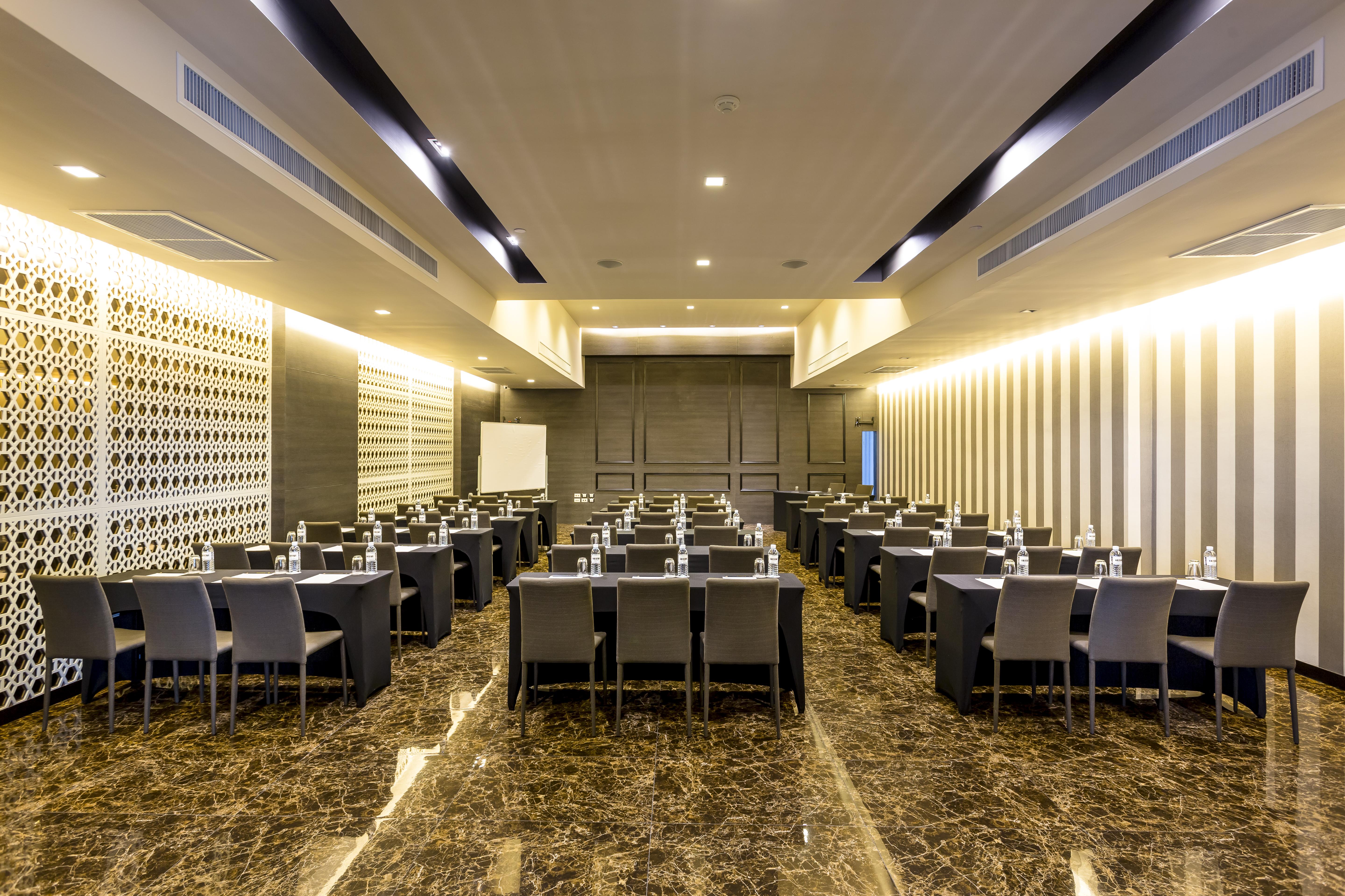 Tsix5 Hotel Pattaya Extérieur photo