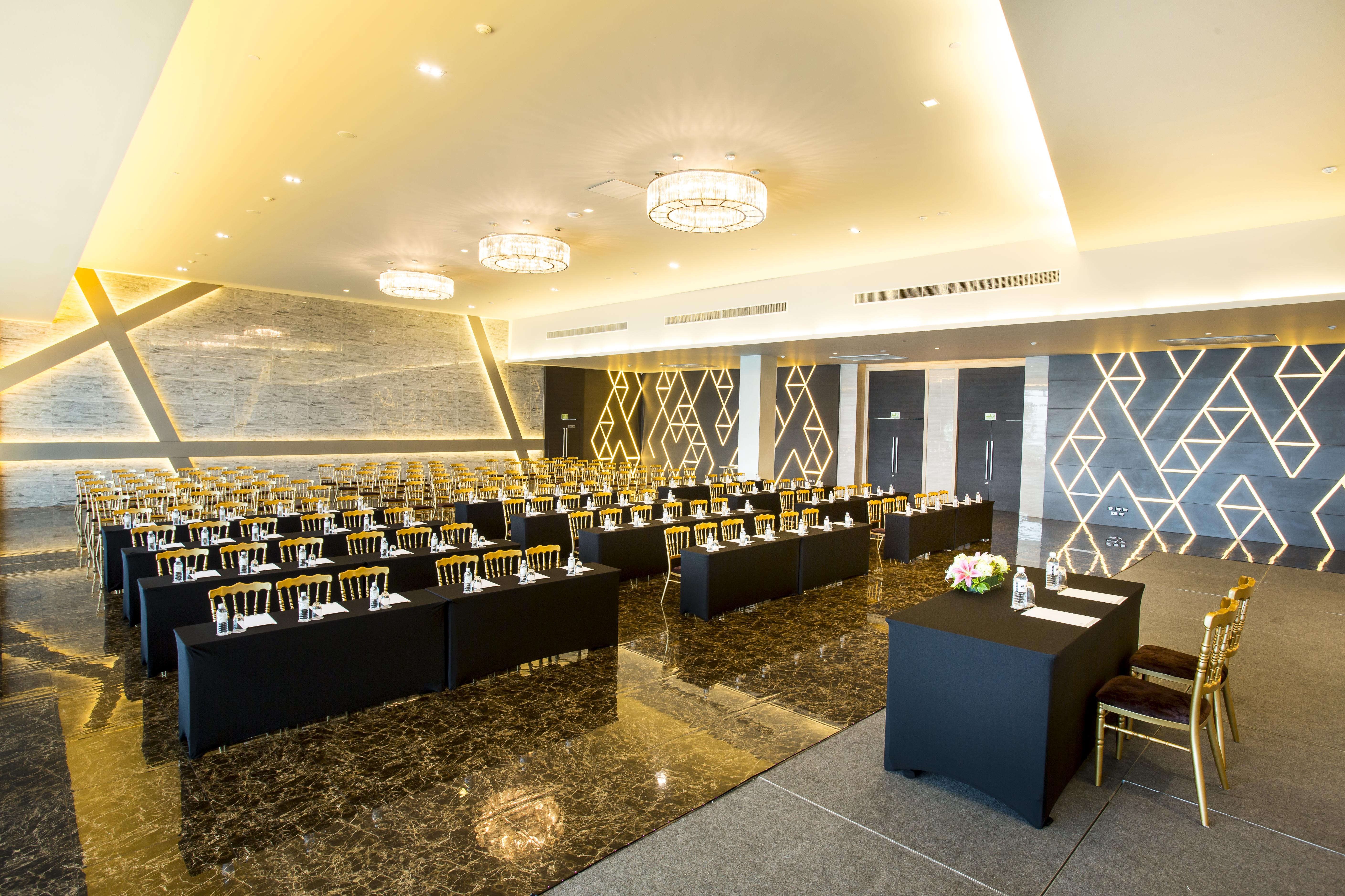Tsix5 Hotel Pattaya Extérieur photo
