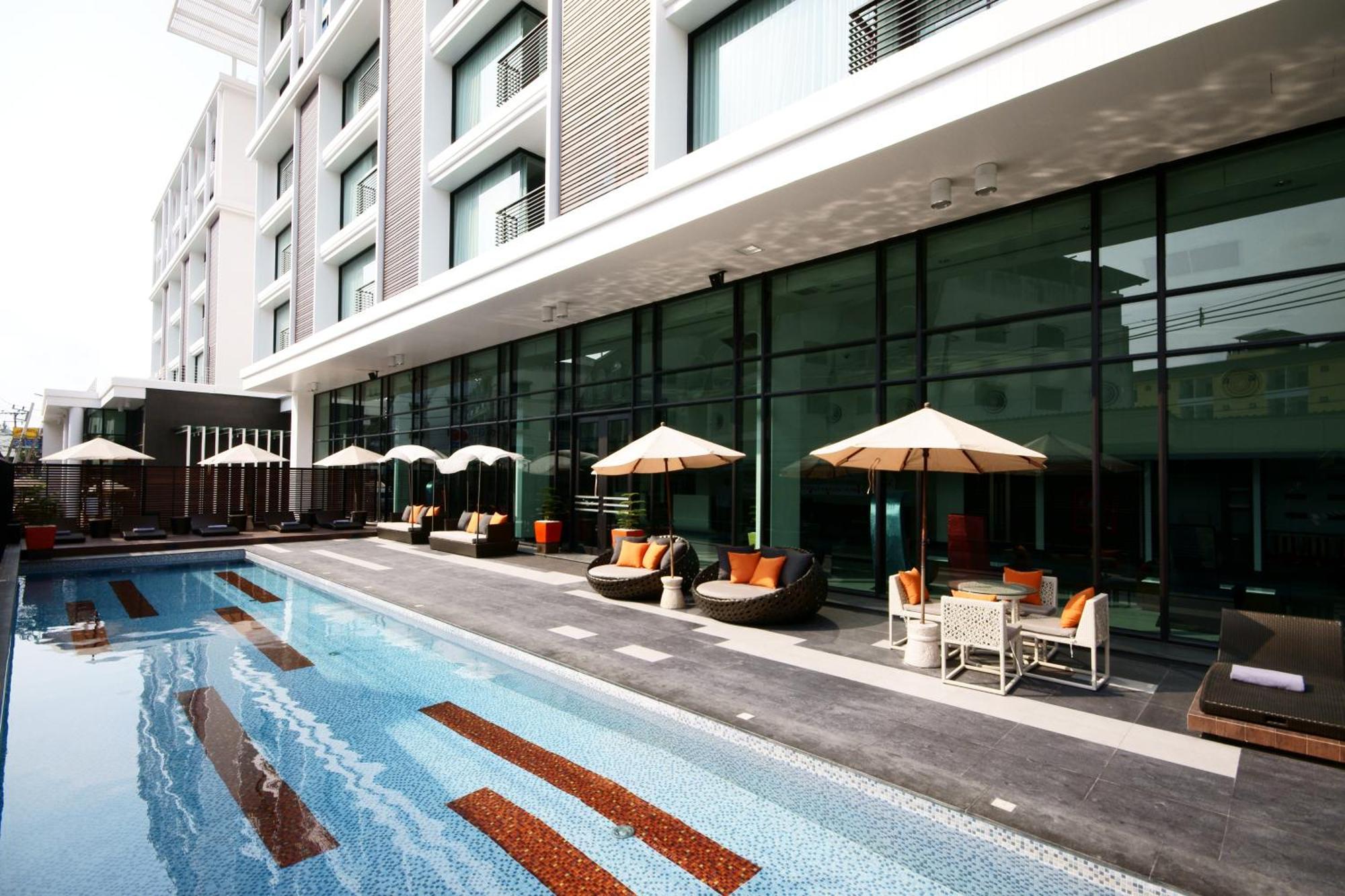 Tsix5 Hotel Pattaya Extérieur photo