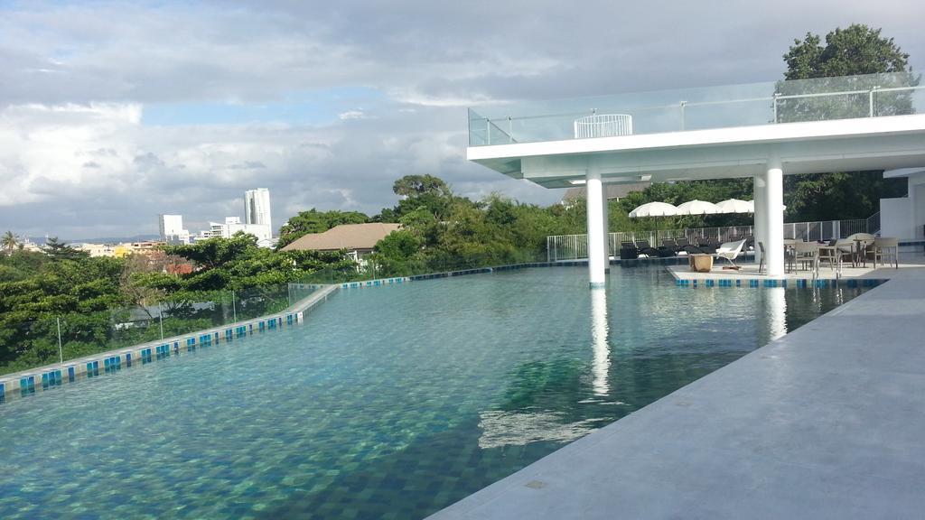 Tsix5 Hotel Pattaya Extérieur photo