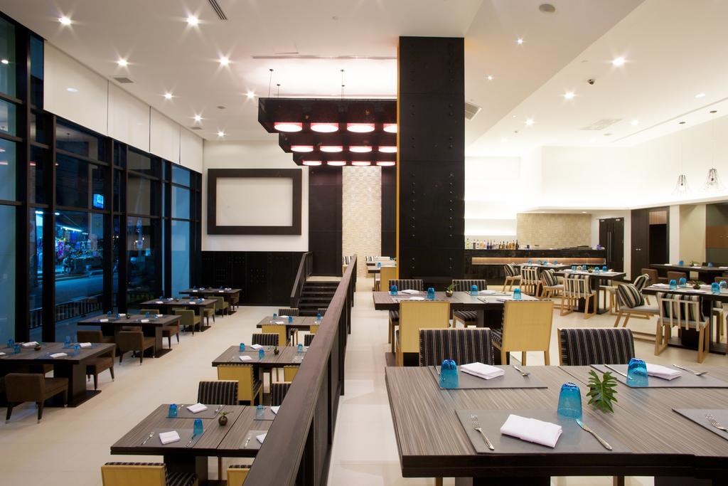 Tsix5 Hotel Pattaya Extérieur photo