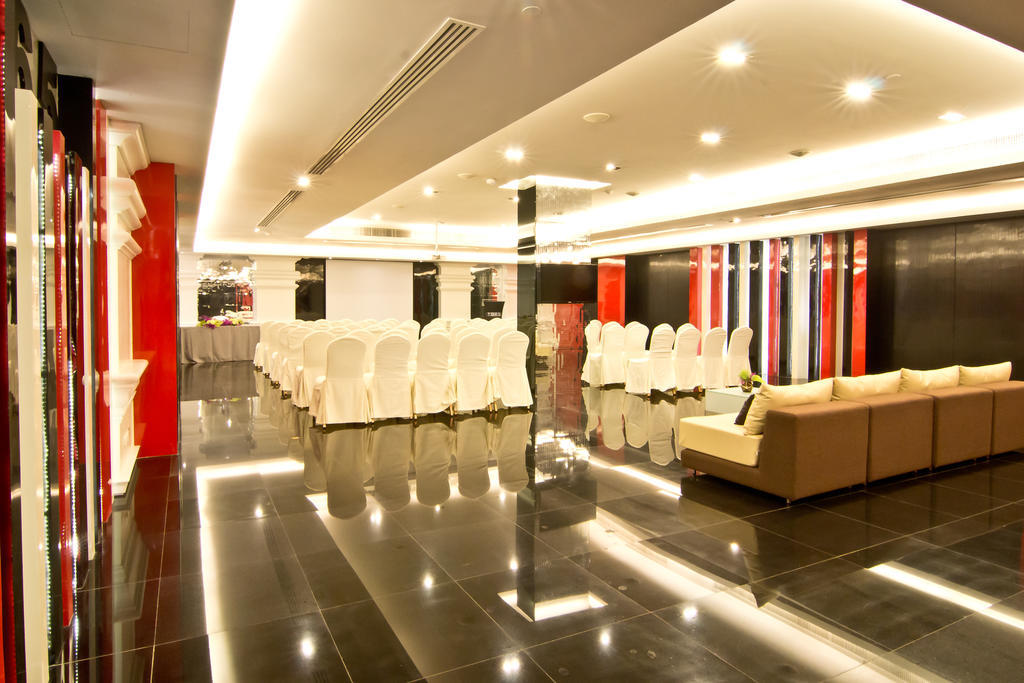 Tsix5 Hotel Pattaya Extérieur photo