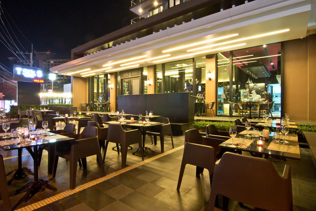 Tsix5 Hotel Pattaya Extérieur photo
